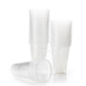 Plast- und Papbecher