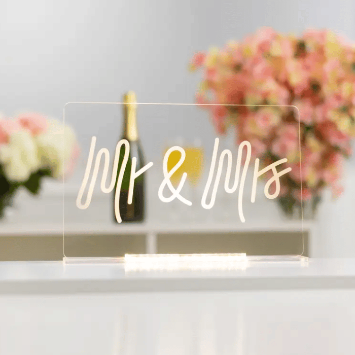 Mr & Mrs Neon LED Schild - 22,5x35 cm