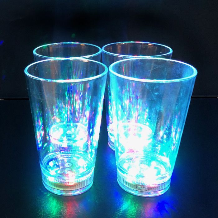 Plastikbecher mit LED-Licht - 340 ml