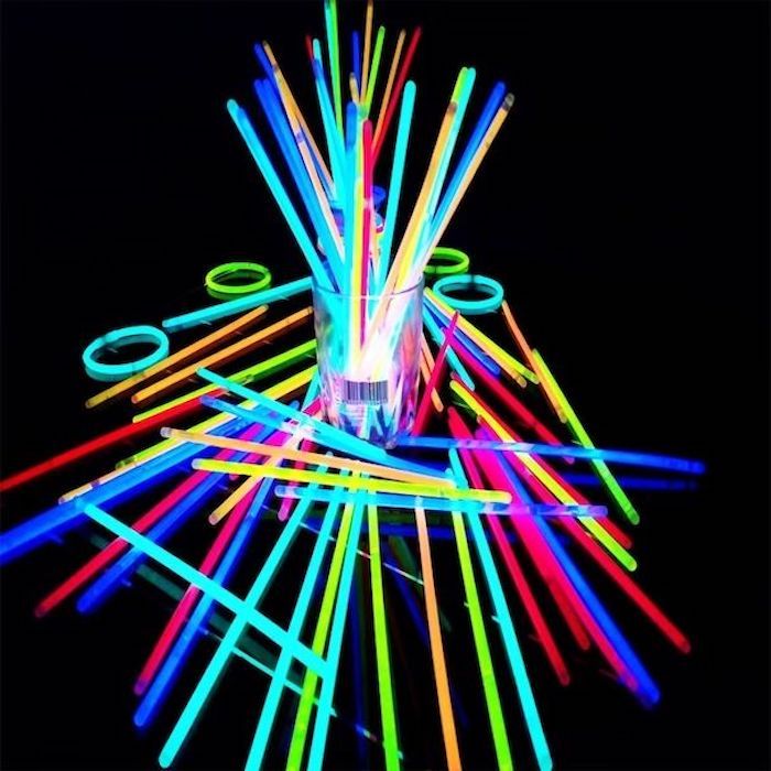 Knicklichter 12x - Selbstleuchtende multifarbene Armbänder 