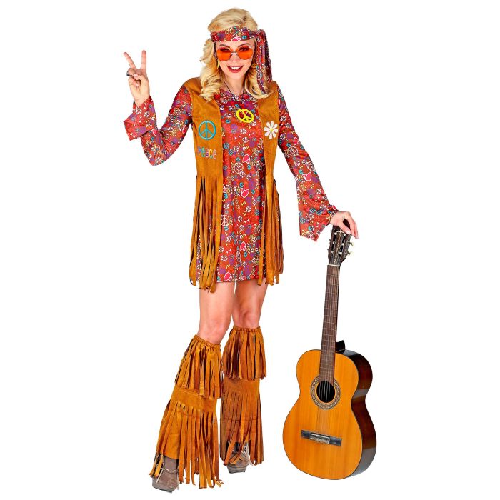 Hippiekleid mit Fransenweste und Stiefelüberzügen