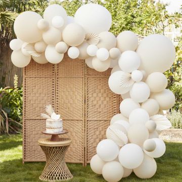 Weißer Ballonbogen - inkl. Luftballons und Papierfächer