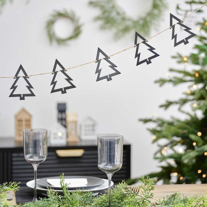 Weihnachtsgirlande schwarz mit 12 Weihnachtsbäumen 2 Meter